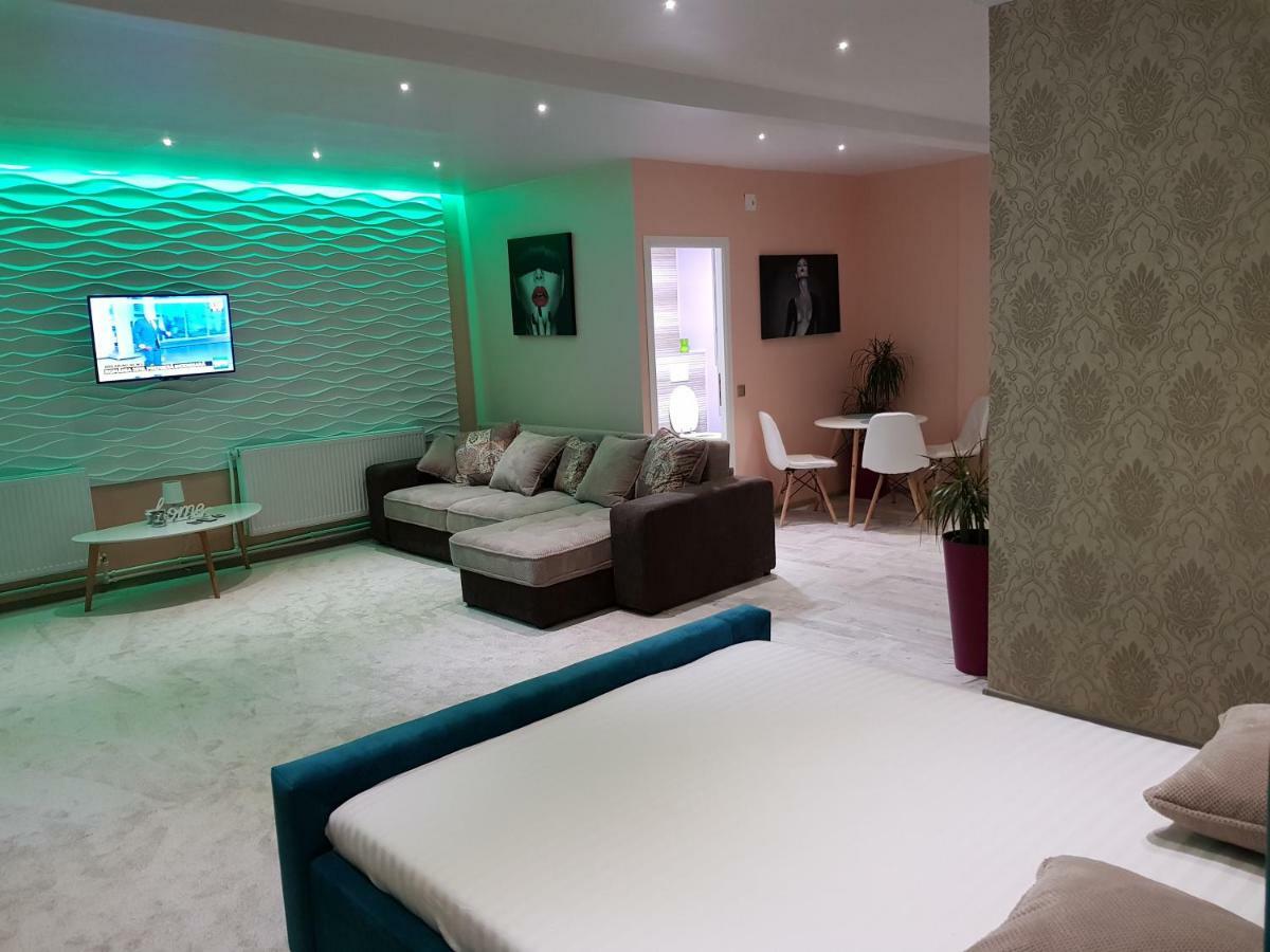 Art Boutique Central Târgu Jiu المظهر الخارجي الصورة
