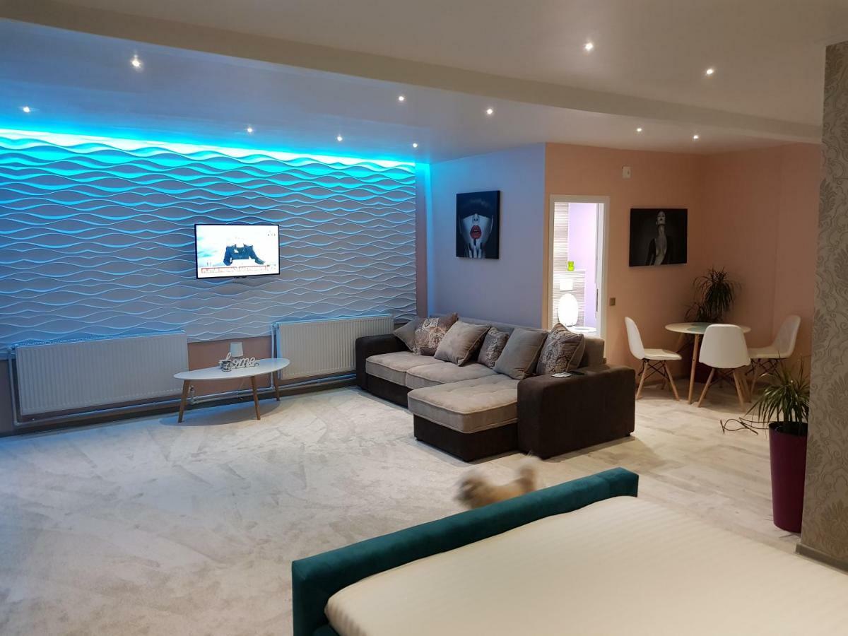 Art Boutique Central Târgu Jiu المظهر الخارجي الصورة