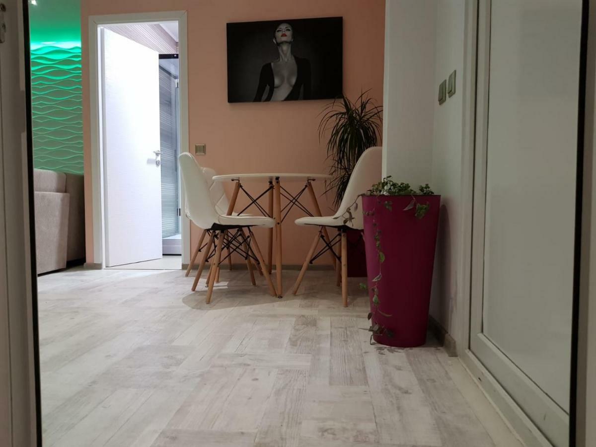 Art Boutique Central Târgu Jiu المظهر الخارجي الصورة