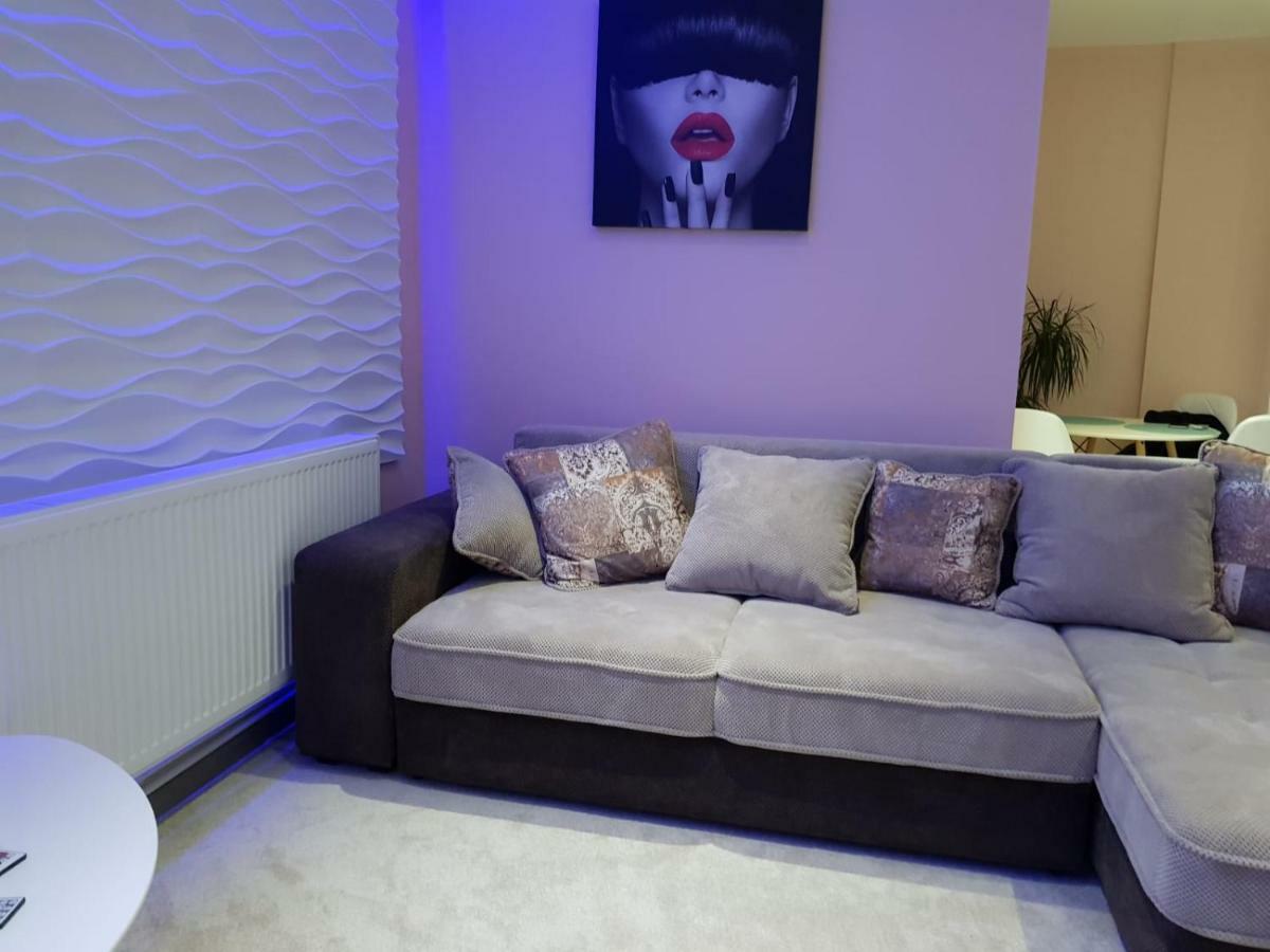 Art Boutique Central Târgu Jiu المظهر الخارجي الصورة