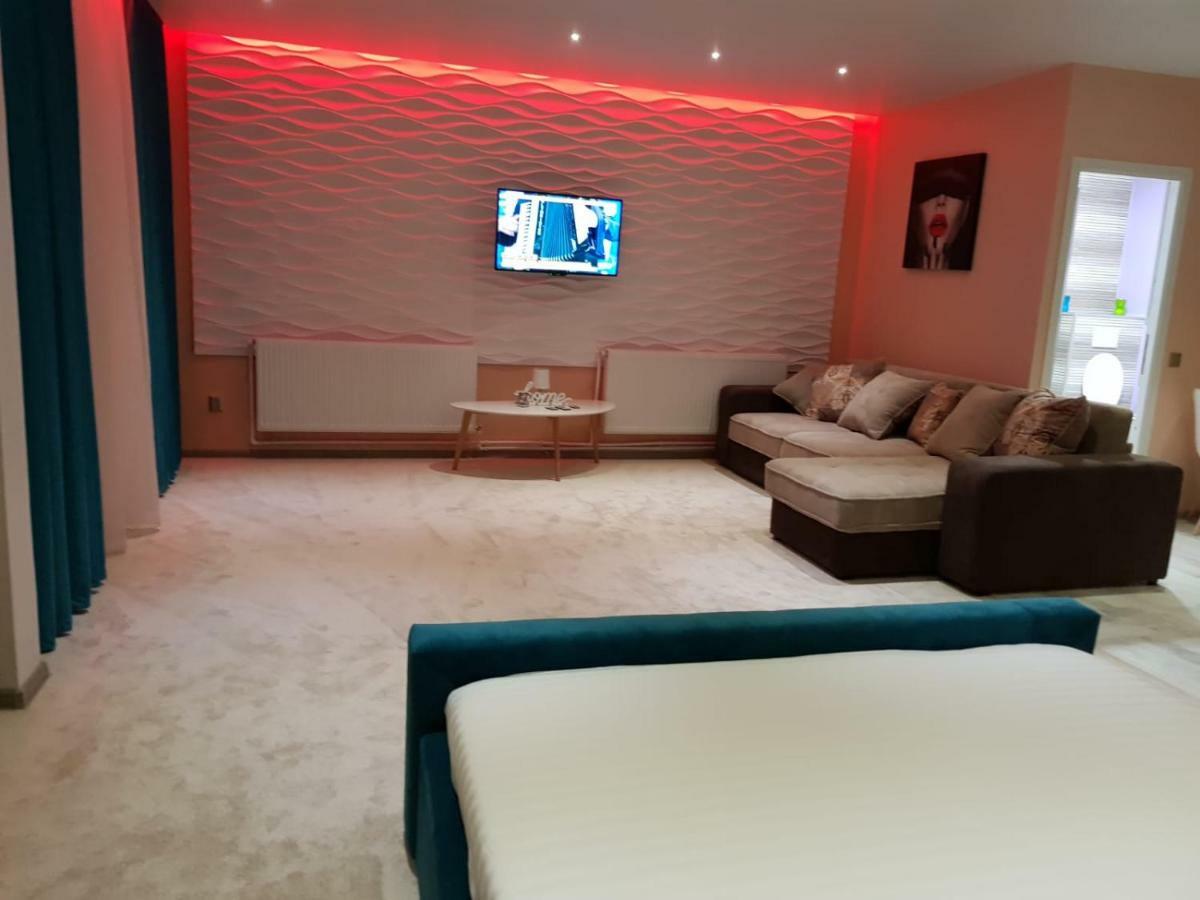 Art Boutique Central Târgu Jiu المظهر الخارجي الصورة