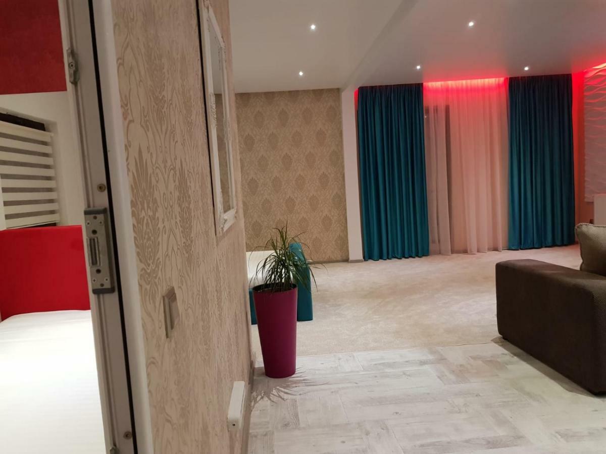 Art Boutique Central Târgu Jiu المظهر الخارجي الصورة